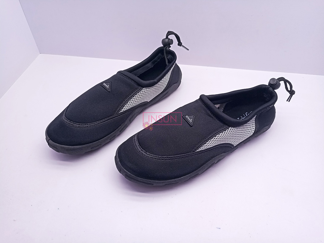 AQUA SHOES